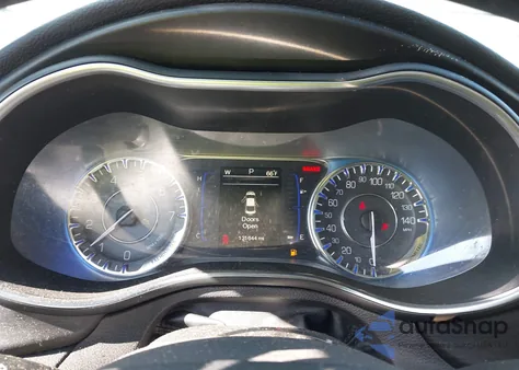 2015 Chrysler 200 Limited z USA, uszkodzony, nr VIN 1C3CCCAB3FN552176